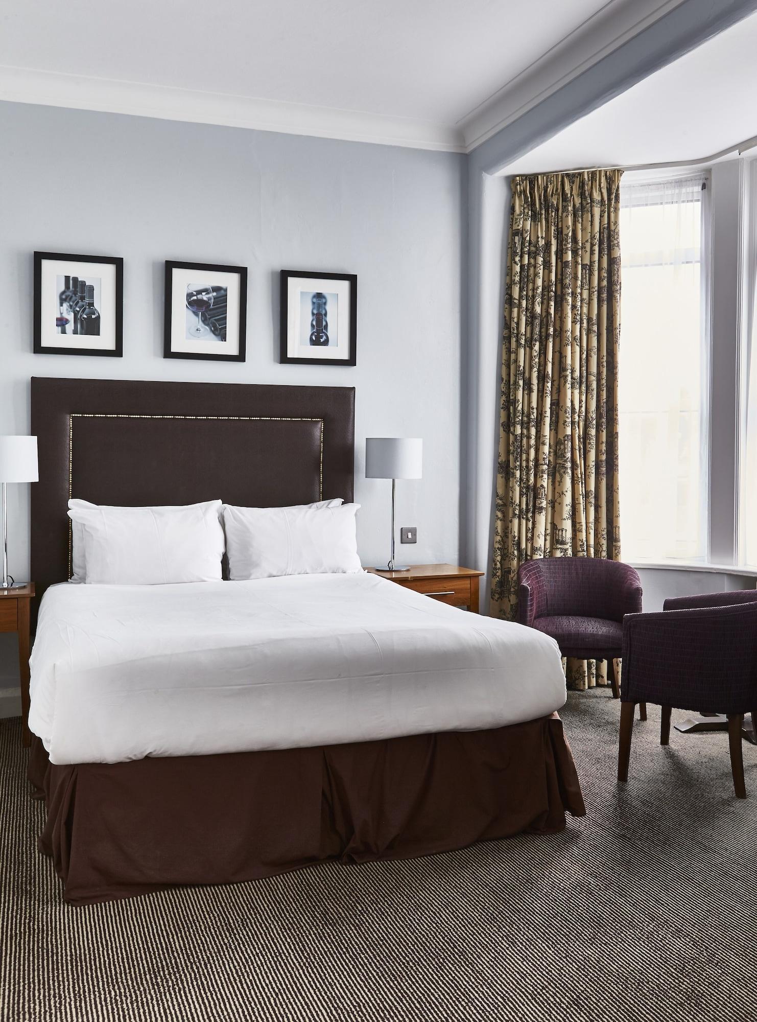 Отель West Cliff & 3*