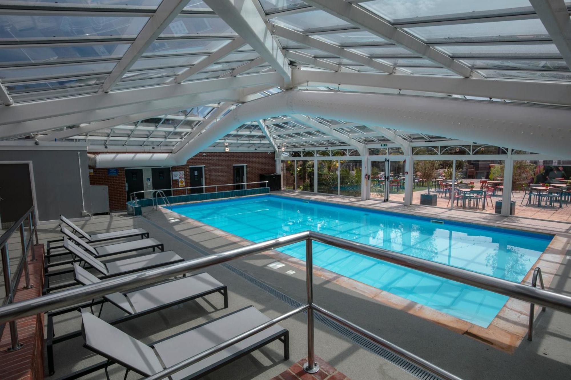 Отель West Cliff & 3*